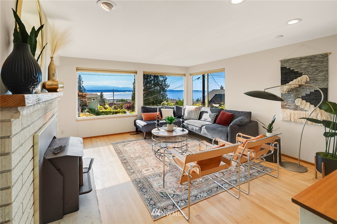 940 Cedar Street Edmonds, WA 98020 - Photo 3 of 40 Gallery Image 3