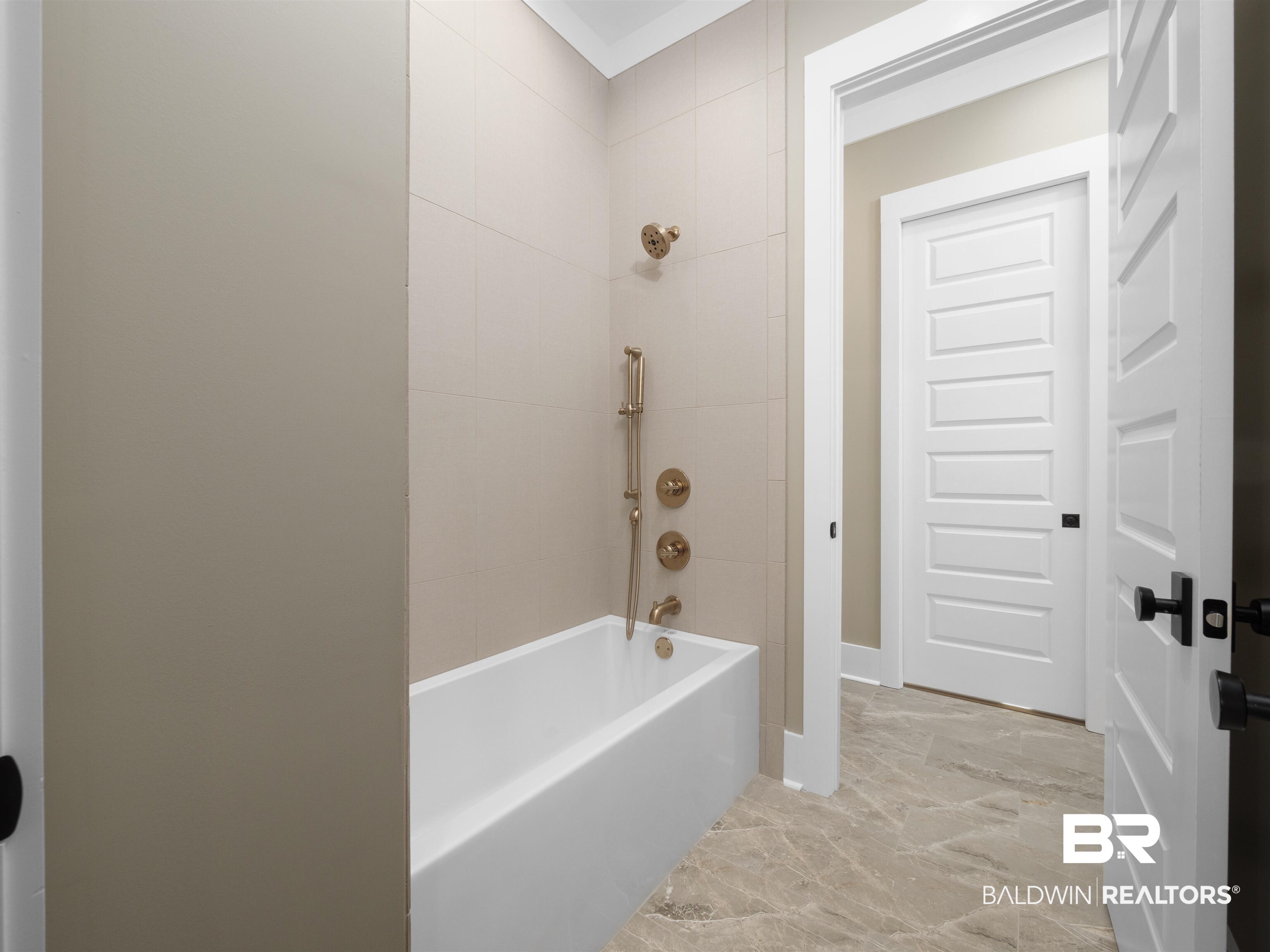 10970 Turin Avenue Fairhope, AL 36532 - Photo 32 of 61 Jack n Jill with separate sinks and water closets (only tub/shower combo is shared)