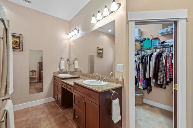 $1,199,000 | 10309 North Lookout View Lane, Newman Lake, WA 99025