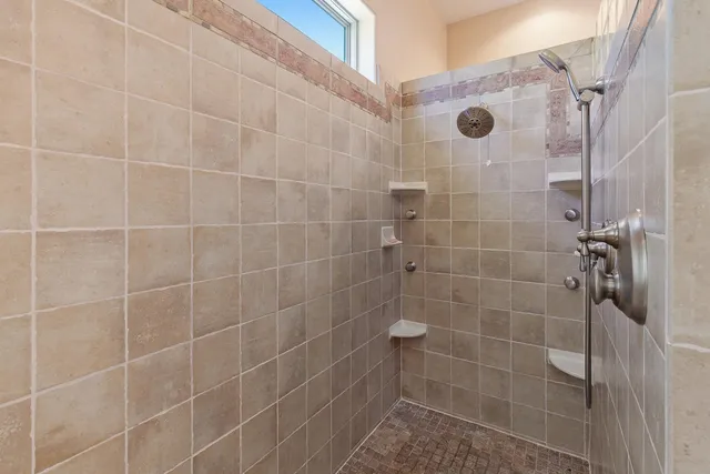 $1,199,000 | 10309 North Lookout View Lane, Newman Lake, WA 99025