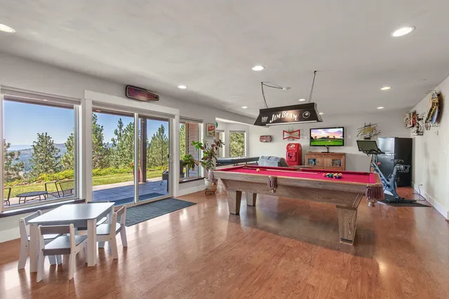 $1,199,000 | 10309 North Lookout View Lane, Newman Lake, WA 99025