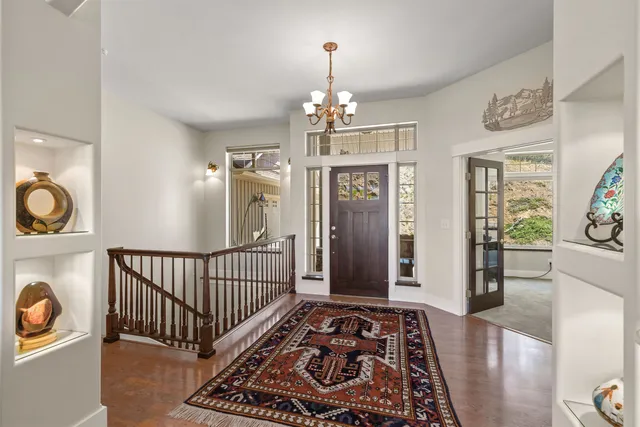 $1,199,000 | 10309 North Lookout View Lane, Newman Lake, WA 99025