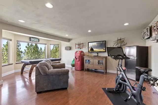 $1,199,000 | 10309 North Lookout View Lane, Newman Lake, WA 99025