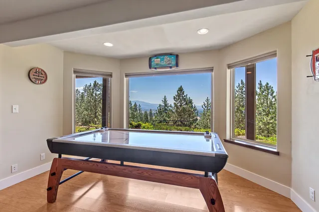 $1,199,000 | 10309 North Lookout View Lane, Newman Lake, WA 99025