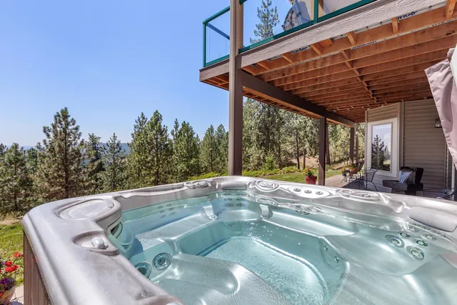 $1,199,000 | 10309 North Lookout View Lane, Newman Lake, WA 99025