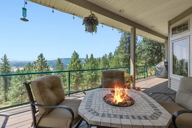 $1,199,000 | 10309 North Lookout View Lane, Newman Lake, WA 99025