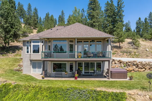 $1,199,000 | 10309 North Lookout View Lane, Newman Lake, WA 99025