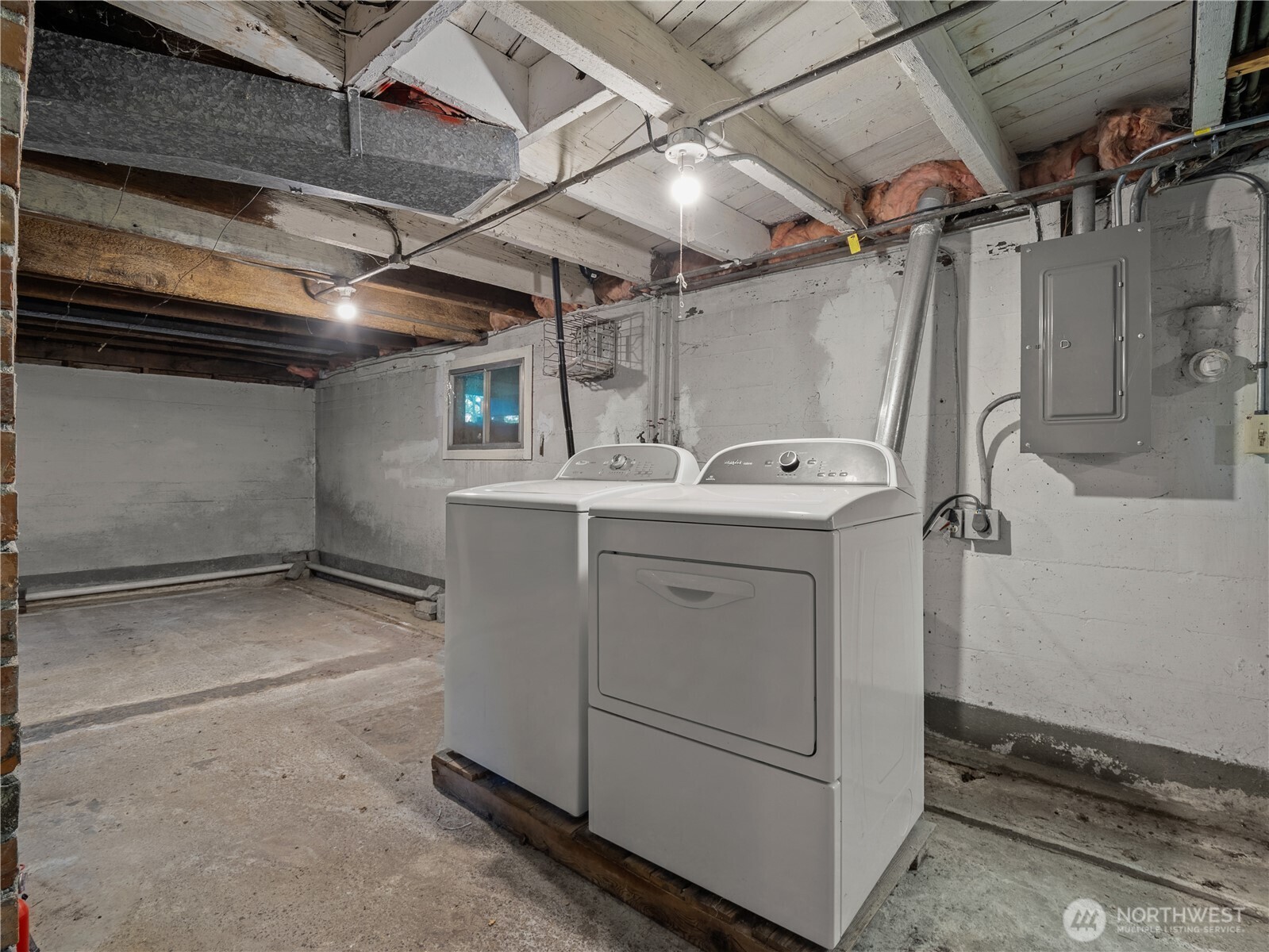 5704 North Ruby Street Tacoma, WA 98407 - Photo 27 of 38 a utility room with cabinets