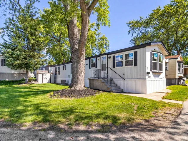 $61,500 | 10211 West Greenfield Avenue, Unit 18, West Allis, WI 53214