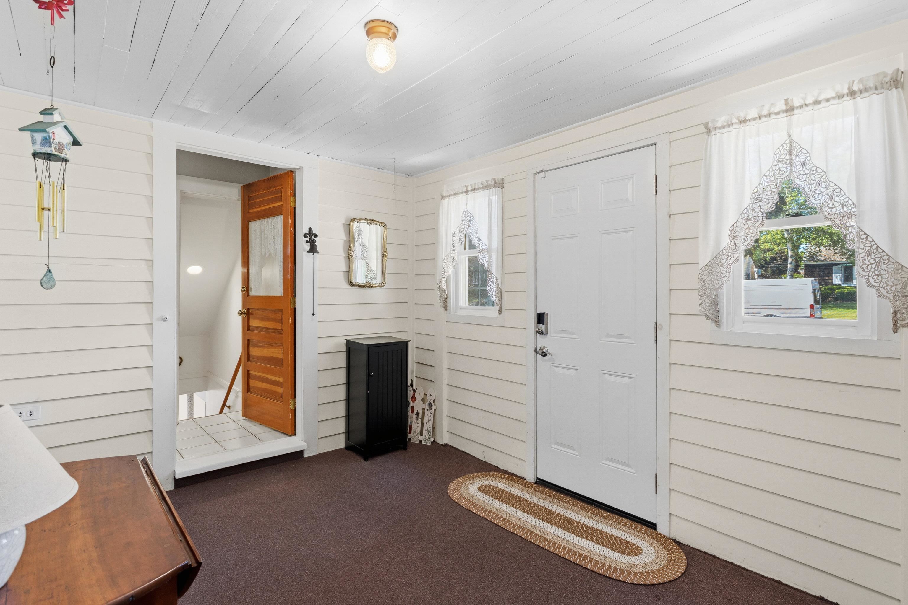 611 Coolidge Avenue Manchester, NH 03102 - Photo 28 of 55