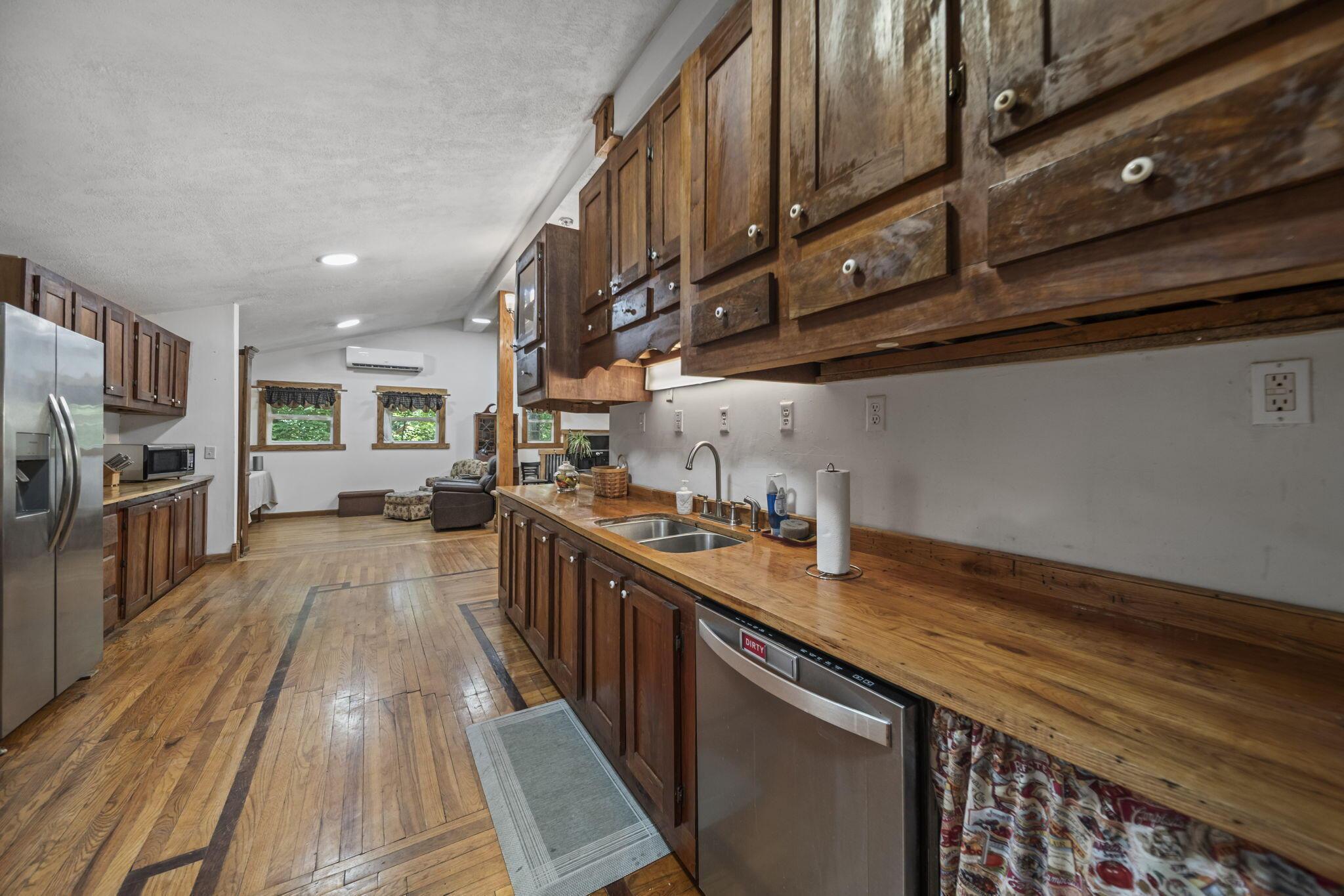 3758 Moriah Road Oak Hill, OH 45656 - Photo 17 of 88