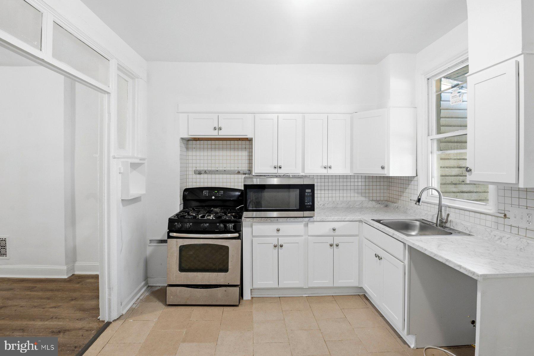 130 Collins Avenue Baltimore, MD 21229 - Photo 13 of 29