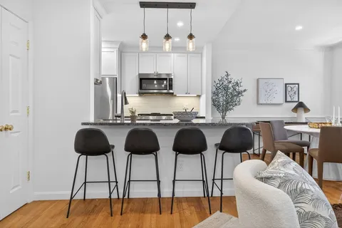 $1,100,000 | 17 Bowdoin Street, Unit 3AB, Boston, MA 02114