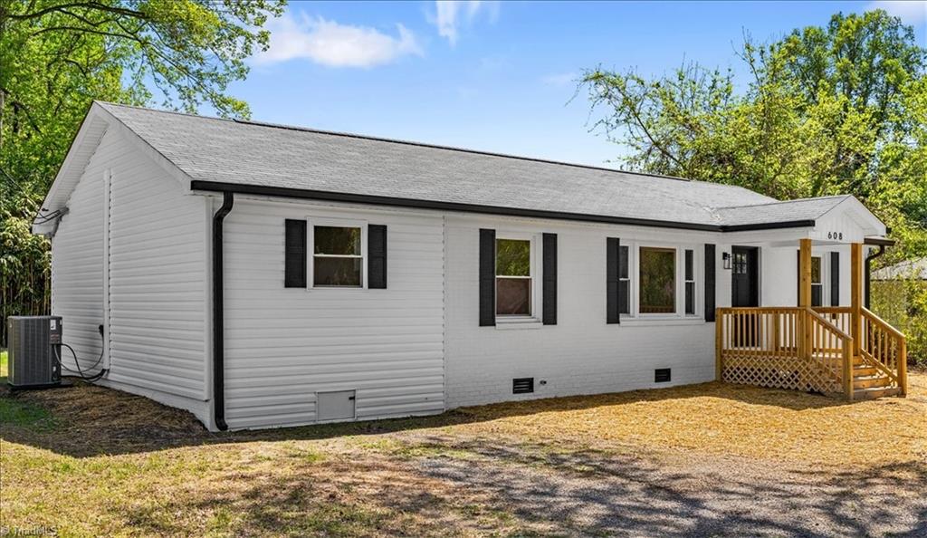 608 Winstead Street Reidsville, NC 27320 - Photo 3 of 29