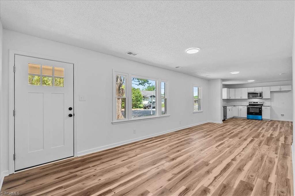 608 Winstead Street Reidsville, NC 27320 - Photo 6 of 29