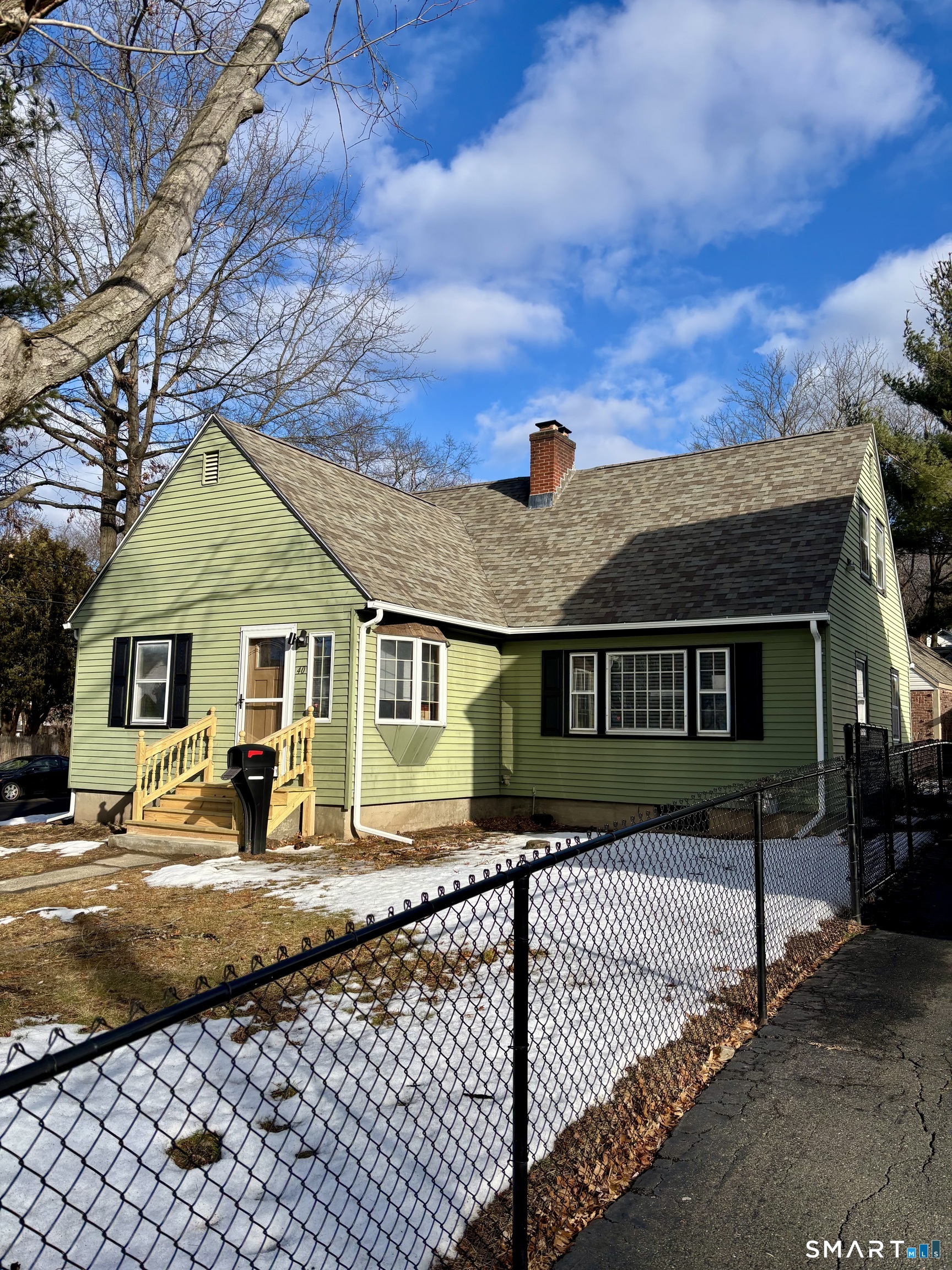 40 Nepaug Street Hartford, CT 06106 - Photo 2 of 19 a front view of a house with yard