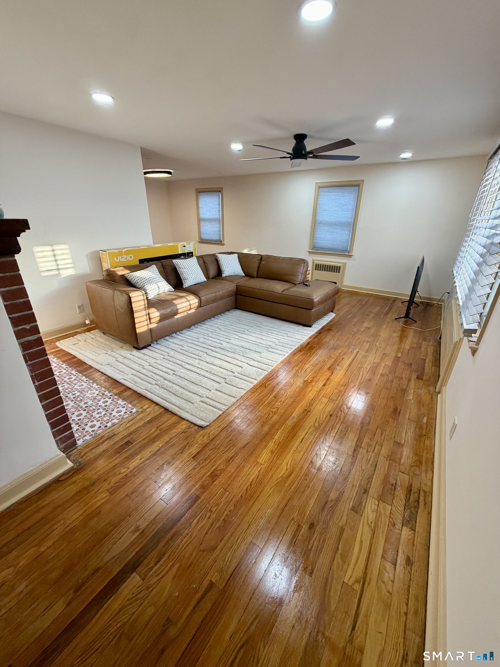 40 Nepaug Street Hartford, CT 06106 - Photo 2 of 19