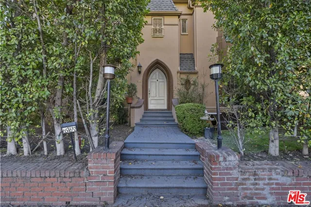 $3,300 | 6542 1/2 West Olympic Boulevard, Los Angeles, CA 90048
