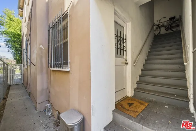 $3,300 | 6542 1/2 West Olympic Boulevard, Los Angeles, CA 90048