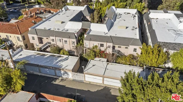 $3,300 | 6542 1/2 West Olympic Boulevard, Los Angeles, CA 90048