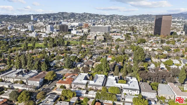 $3,300 | 6542 1/2 West Olympic Boulevard, Los Angeles, CA 90048