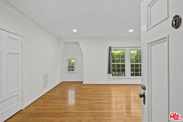 $3,300 | 6542 1/2 West Olympic Boulevard, Los Angeles, CA 90048