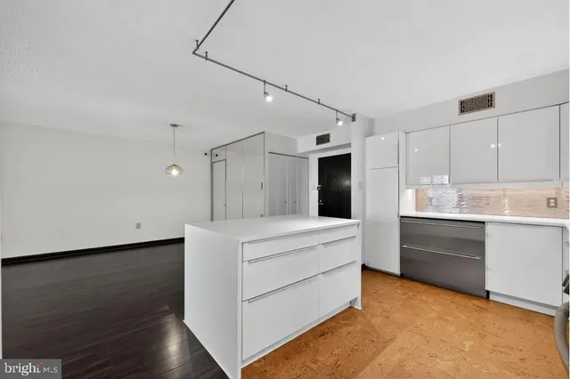 $325,000 | 10503 Valley Forge Circle, Unit 503, King of Prussia, PA 19406