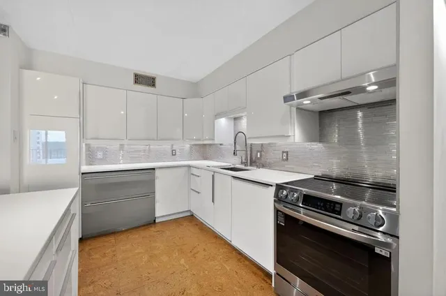 $325,000 | 10503 Valley Forge Circle, Unit 503, King of Prussia, PA 19406