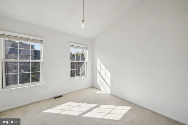 $3,600 | 4175 Vernoy Hills Road, Fairfax, VA 22033