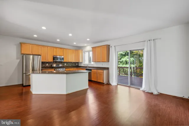 $3,600 | 4175 Vernoy Hills Road, Fairfax, VA 22033