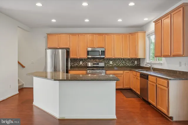 $3,600 | 4175 Vernoy Hills Road, Fairfax, VA 22033