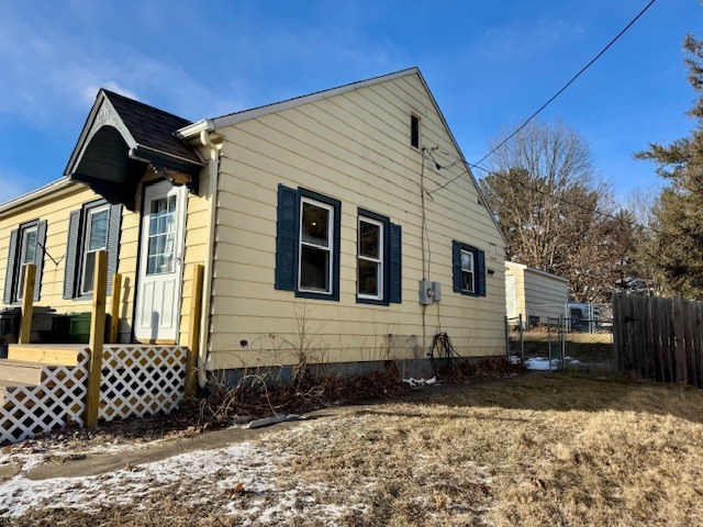 1212 2nd Avenue South Clinton, IA 52732 - Photo 33 of 33 a front view of a house with a yard