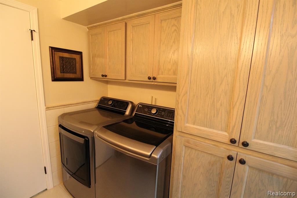 31775 Ridgeside Drive, Unit 2 Farmington Hills, MI 48334 - Photo 38 of 90