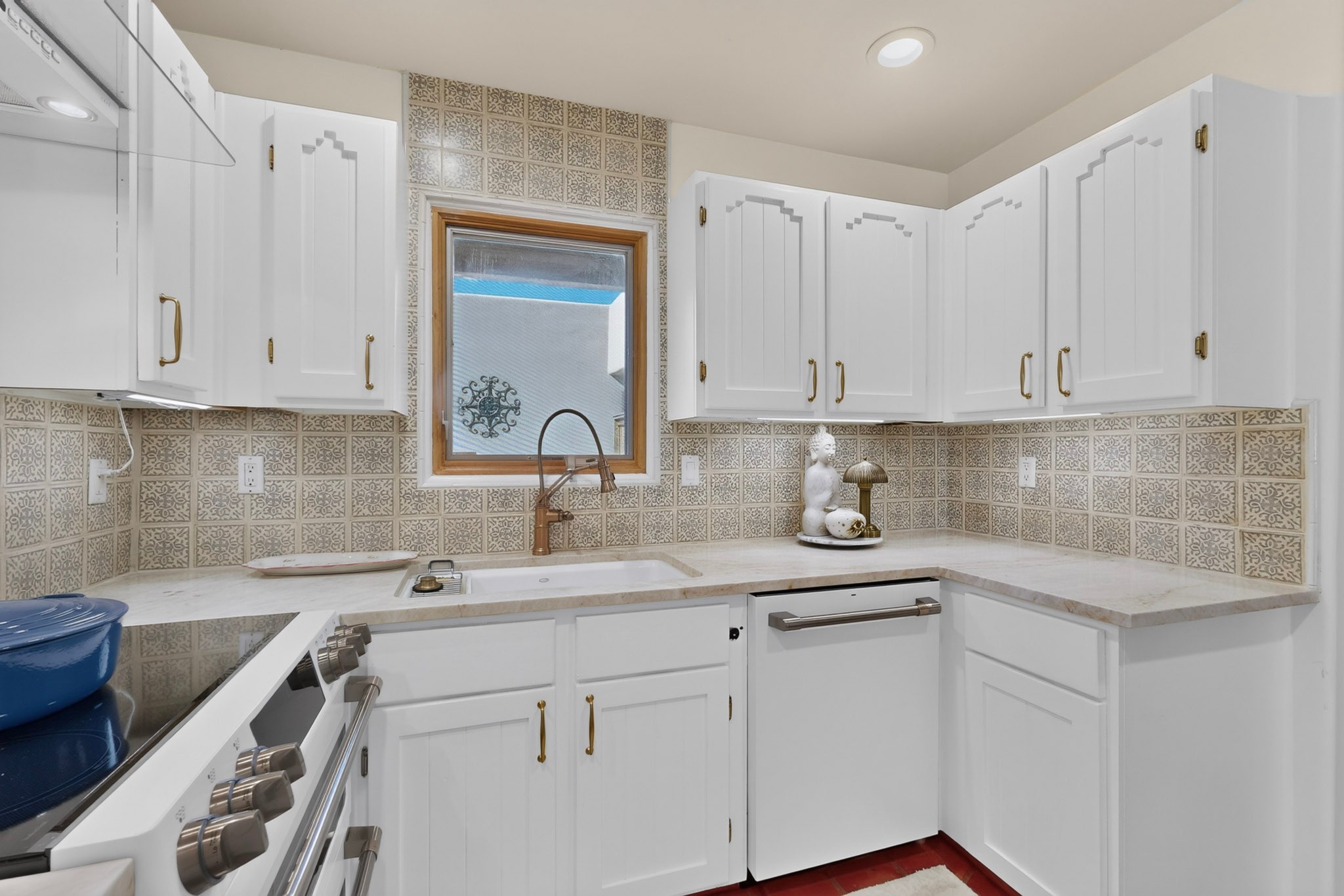 20 Moya Loop Santa Fe, NM 87508 - Photo 10 of 27 Kitchen