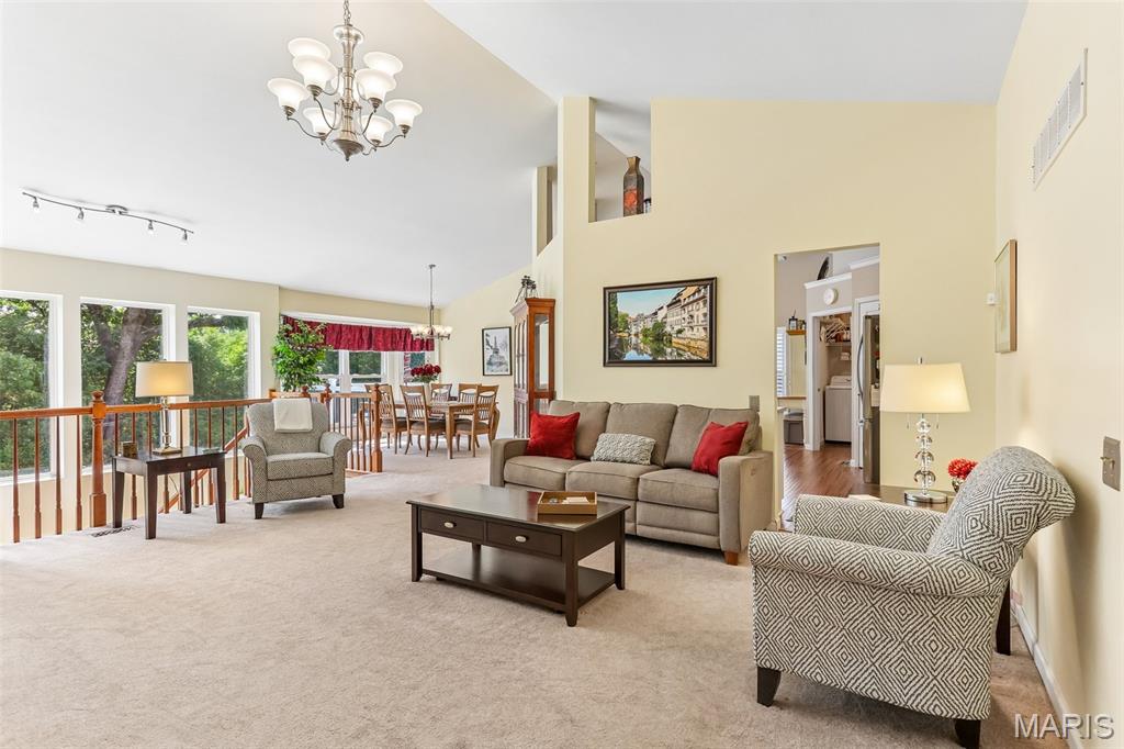 722 Grand View Ridge Court Eureka, MO 63025 - Photo 9 of 48