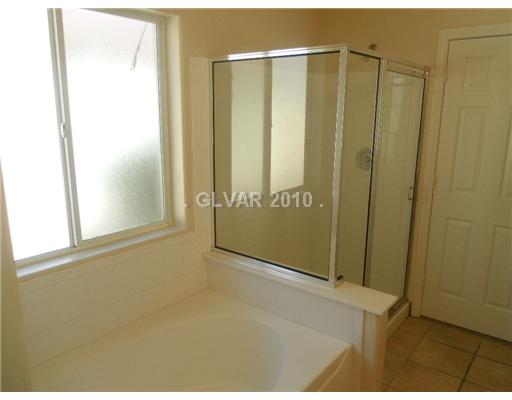 2164 Hidden Ranch Terrace Henderson, NV 89052 - Photo 9 of 11 Master Bath/Spa.