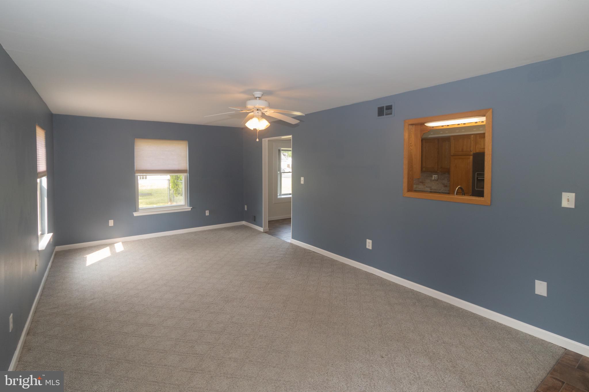 27 Orchard Lane Westampton, NJ 08060 - Photo 11 of 35 Pass through from kitchen into family room