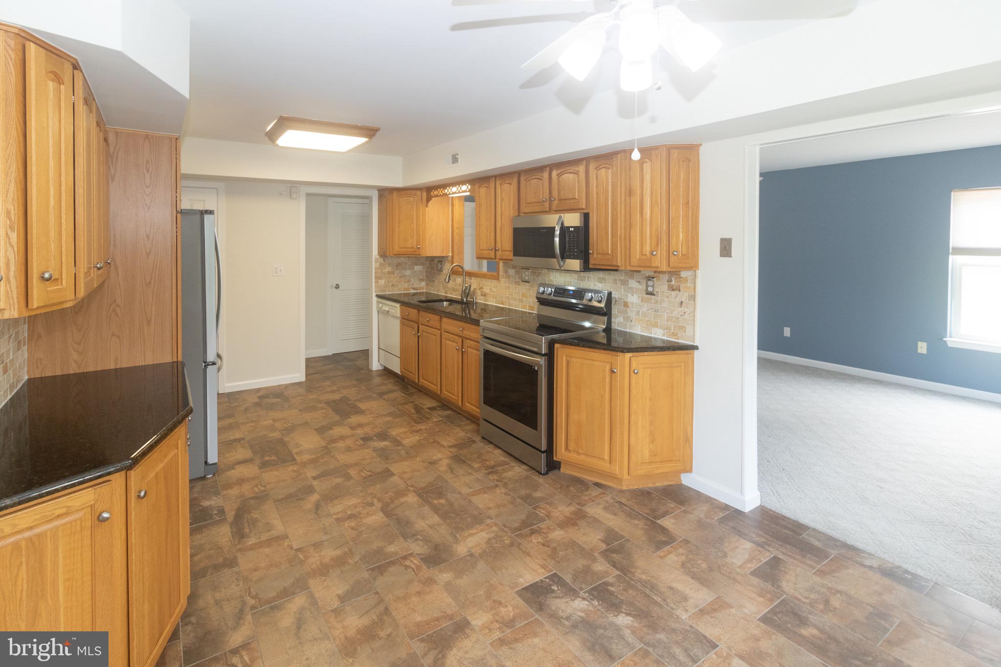 27 Orchard Lane Westampton, NJ 08060 - Photo 8 of 35 Easy to clean flooring