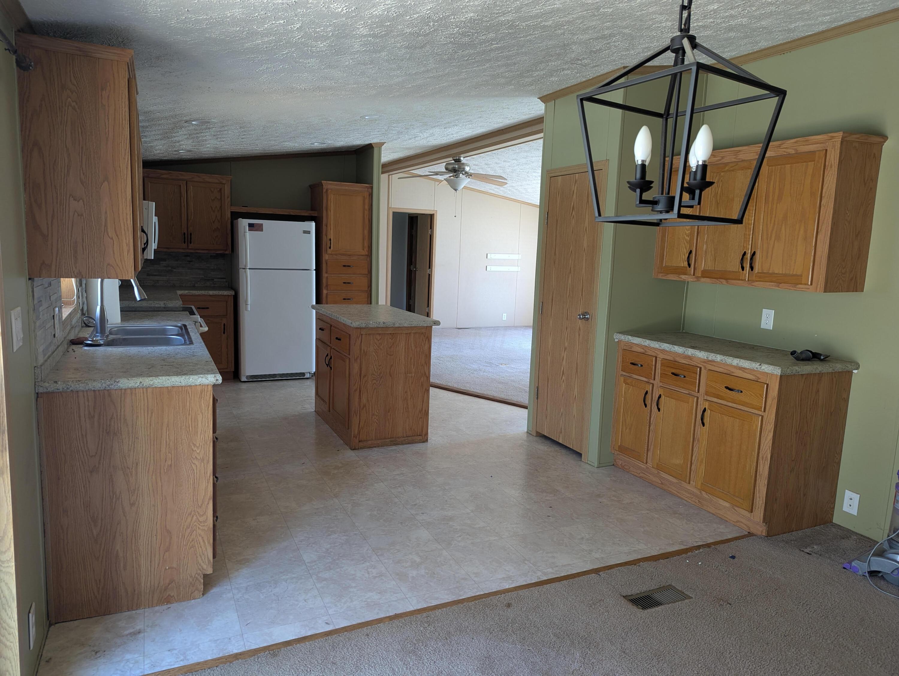 9965 Catt Road Newark, OH 43055 - Photo 5 of 11 KITCHEN