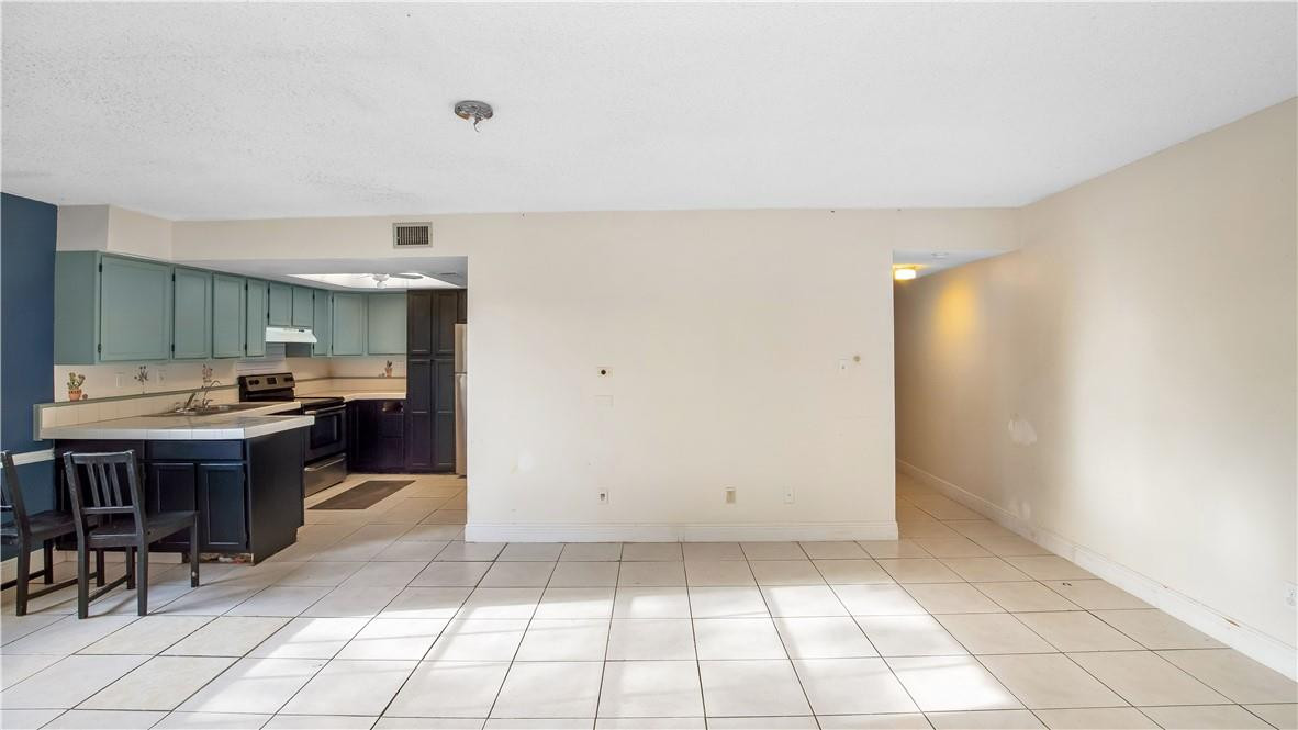 2 Spinning Wheel Lane, Unit 2 Tamarac, FL 33319 - Photo 7 of 27 Photo 7
