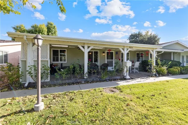 $399,000 | 19211 Avenue Of The Oaks, Unit A, Newhall, CA 91321