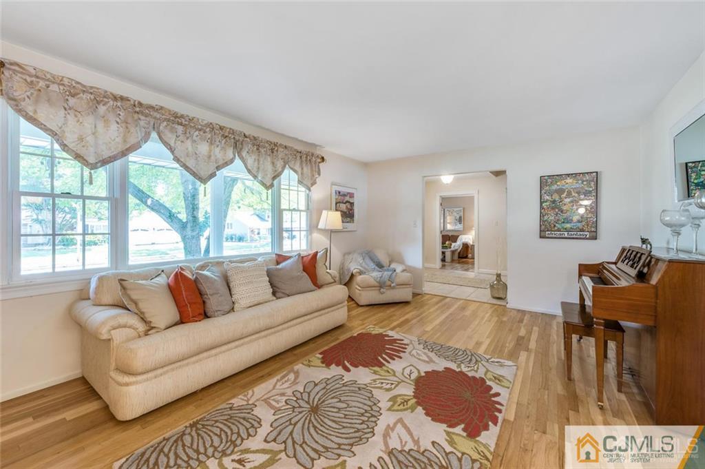 19 Academic Road East Brunswick, NJ 08816 - Photo 3 of 32 Gallery Image 3