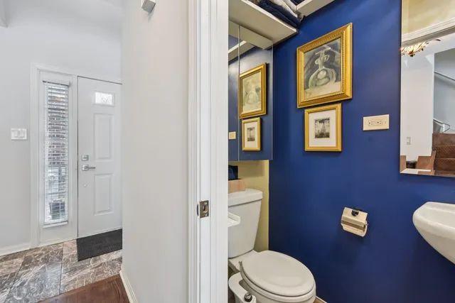 $394,000 | 131 Willow Creek Lane, Willow Springs, IL 60480