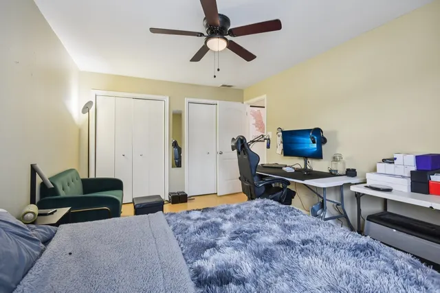 $394,000 | 131 Willow Creek Lane, Willow Springs, IL 60480