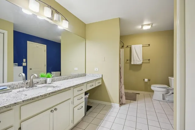 $394,000 | 131 Willow Creek Lane, Willow Springs, IL 60480