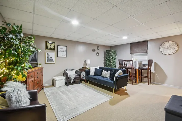 $394,000 | 131 Willow Creek Lane, Willow Springs, IL 60480