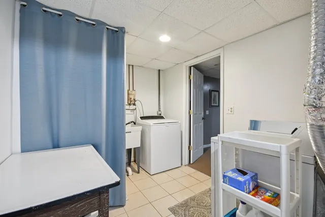 $394,000 | 131 Willow Creek Lane, Willow Springs, IL 60480