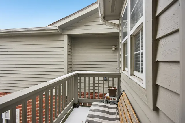 $394,000 | 131 Willow Creek Lane, Willow Springs, IL 60480