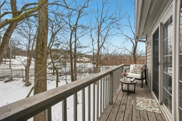 $394,000 | 131 Willow Creek Lane, Willow Springs, IL 60480