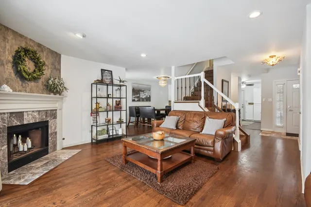 $394,000 | 131 Willow Creek Lane, Willow Springs, IL 60480